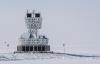 南极的脉冲瞬变天线，科学家和技术人员在“悬挂测试”期间，在其发射台上进行了测试。美国国家航空航天局(NASA)在麦克默多空间站(McMurdo Station)的长时间气球设施被用来在10万英尺以上的超级压力气球上发射科学载荷。