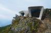 梅斯纳尔山博物馆，位于意大利阿尔卑斯山山顶高原Plan de corones，用来展览Reinhold Messner探险生涯的第六个同时也是最后一个博物馆已经被扎哈•哈迪德建筑师事务所完成。